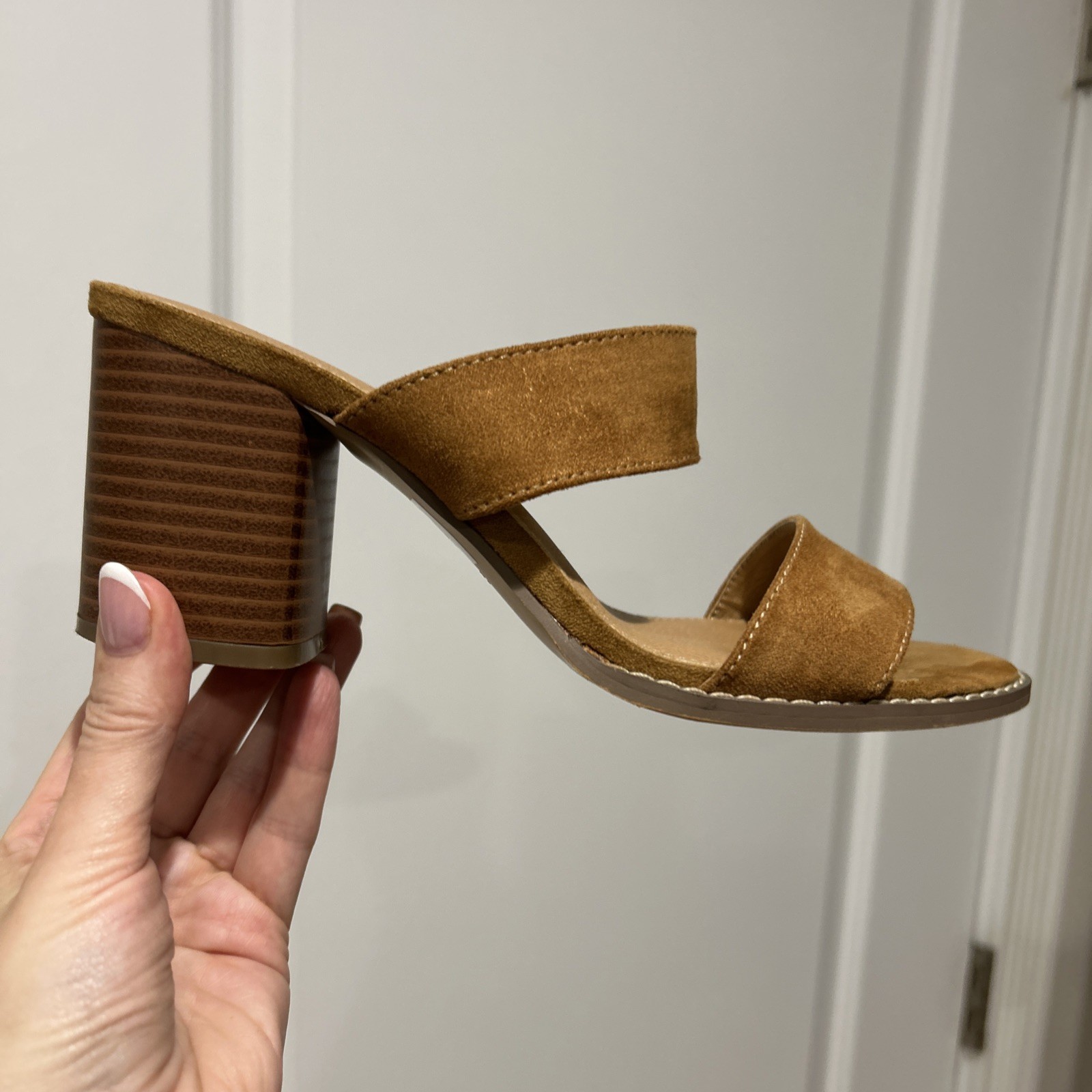 Amazon Essentials Brown Summer Sandals Heels, Siz… - image 1