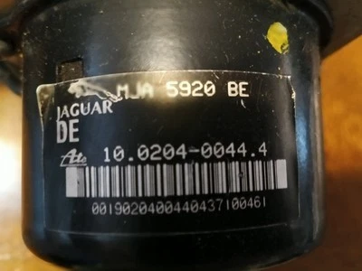 1997-1999 Jaguar XK8 XJ8 4.0 V8 ABS Module And Pump LJA2210BH, MJA5920BE Foto 3 de 4