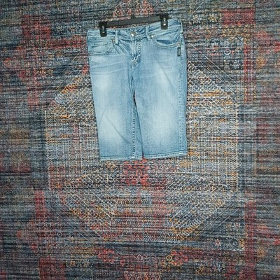 Silver Jeans womens medium distressed Suku stretch bermuda shorts 29 EUC
