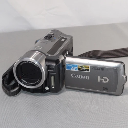 Canon VIXIA HF100 Silver digital Camcorder *TESTED* No battery! - product listing photo