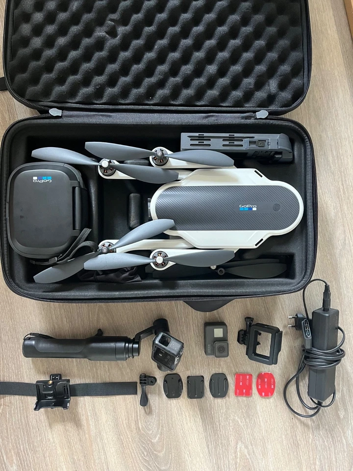 COMPLETE SET: GoPro Karma Drone + GoPro Hero6 Black + Gimbal + Controller - Image 2 of 4