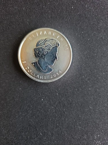 Elizabeth 11 2014 Canadian 8 Dollar 1 & 1/2oz Fine Silver