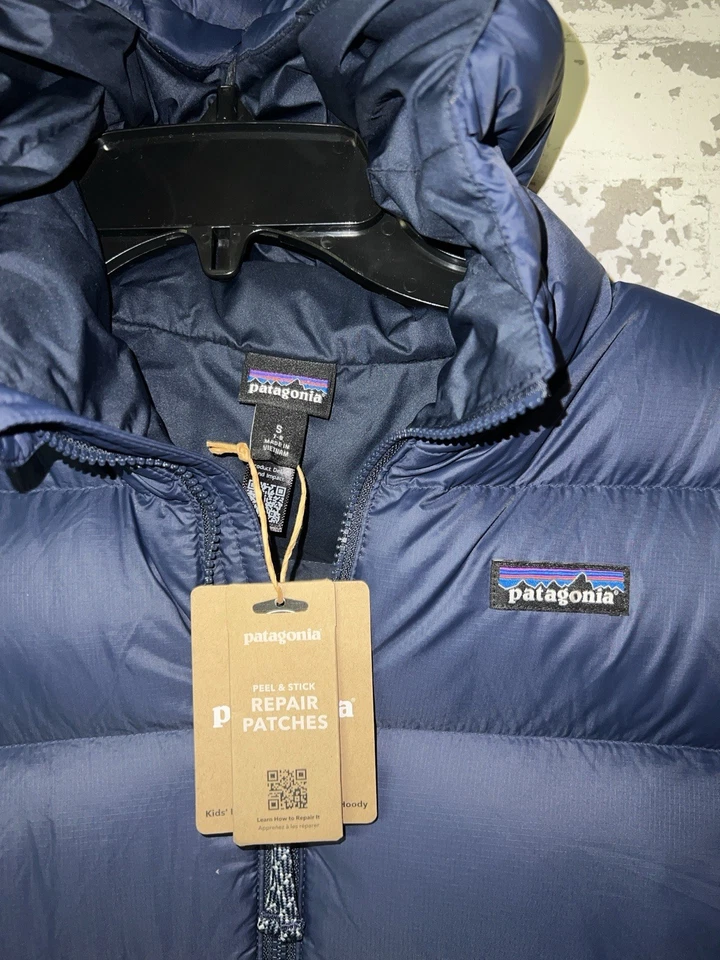 ¡NUEVO CON ETIQUETAS! Patagonia Niños Hi-Loft Plumón Suéter Chaqueta con Capucha Talla Pequeña Nuevo Azul Marino $189 Foto 2 de 4