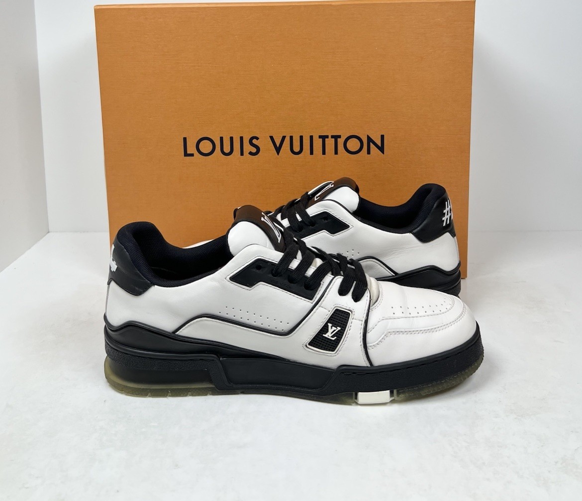 Size 6.5LV/7.5US - Louis Vuitton Trainer White/Black🐼 Lightly