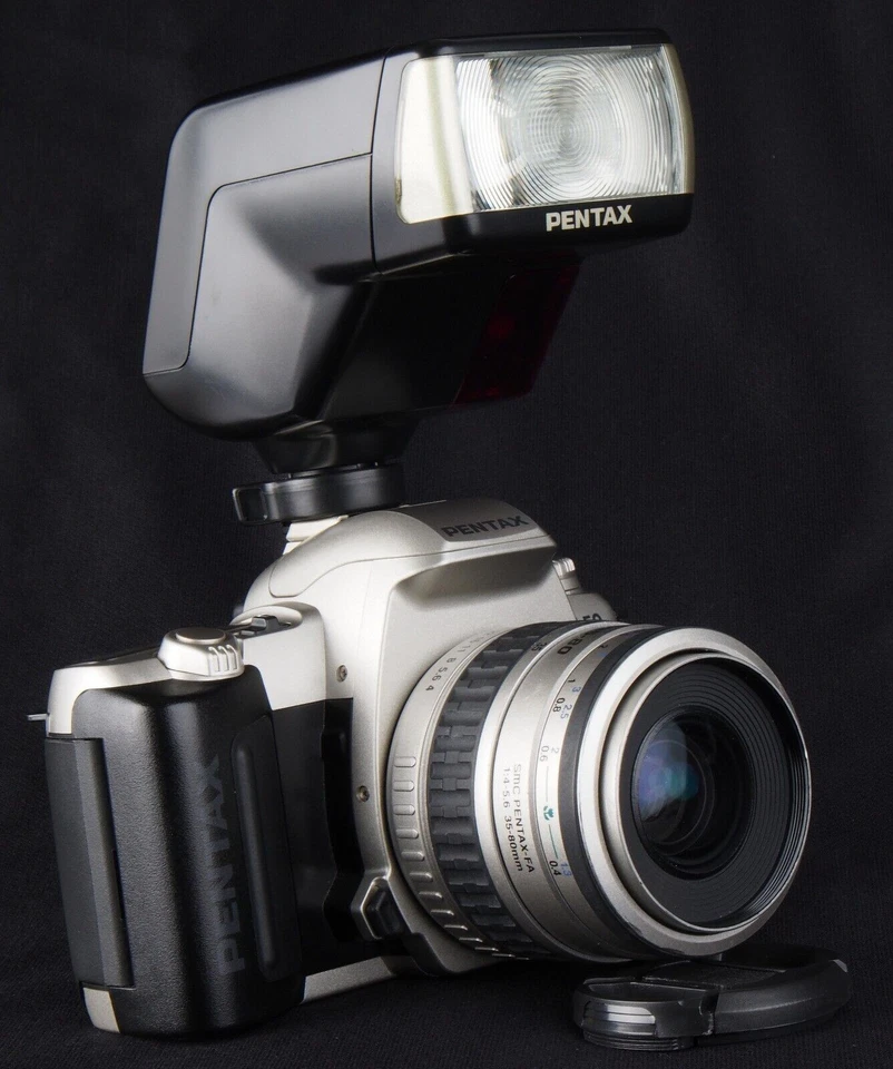 MIB Pentax ZX-50QD 35mm Film AF SLR + smc Pentax-FA 35-80mm Lens & AF-330FTZ Kit - Image 3 of 4