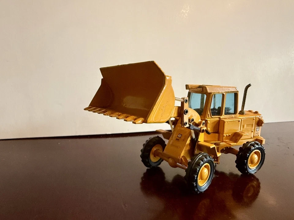 JOAL Die Cast, No. 214, Caterpillar, Wheel Loader 920 - Image 3 of 4