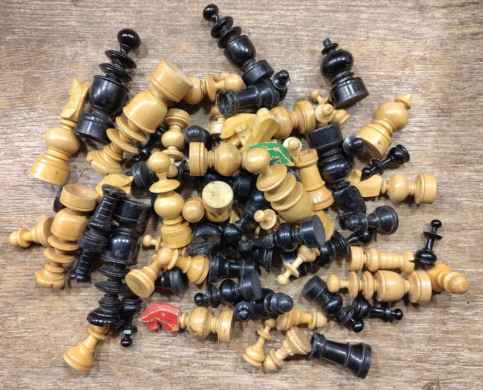 JEU D´ECHEC ANCIENS 66 PIECES EN BUIS BOIS - Photo 2/4