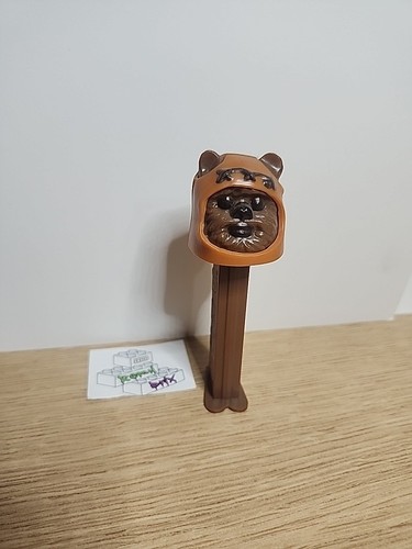 Vintage 1997 Star Wars Ewok Pez Dispenser-Brown Base Disney-Candy-Collectible