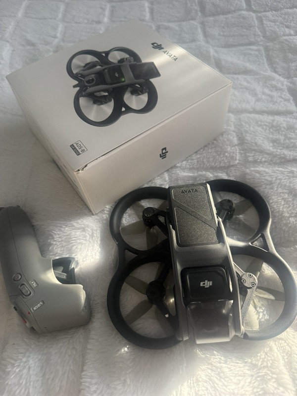 DJI Avata Pro-View Combo Camera Drone (with RC Motion 1) and battery