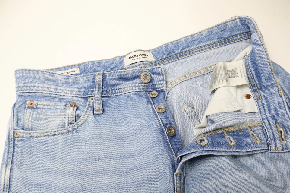 JACK & JONES Relaxed/Chris Jeans Men's W30 L30 Fade Effect Whiskers Button Fly - Image 4 of 4