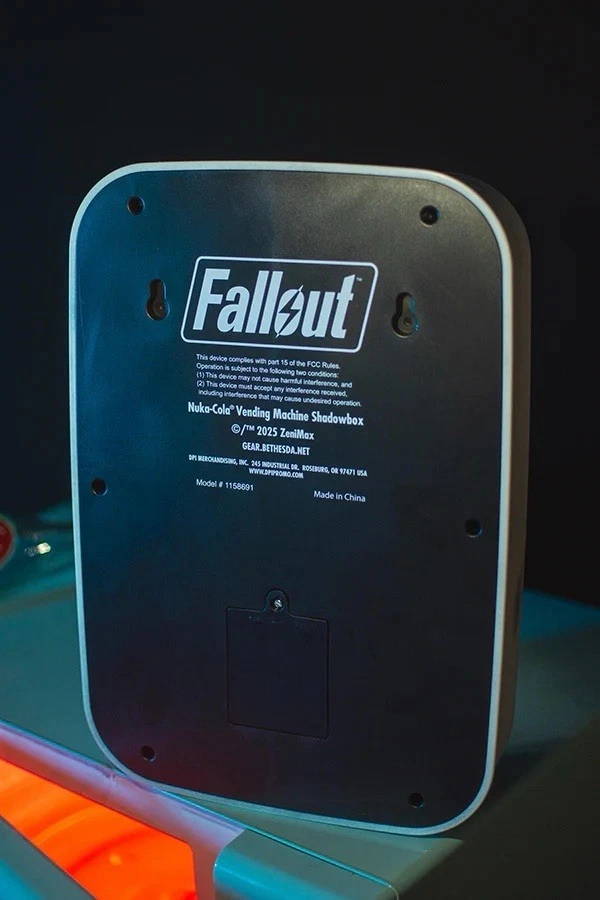 Garrafa de cola Fallout Nuka máquina de venda automática resistente caixa de sombra LED - Imagem 3 de 4