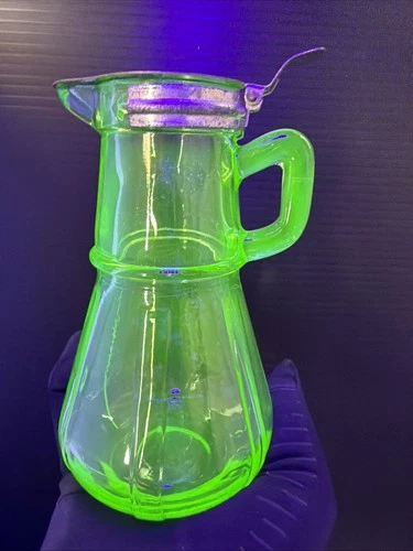 Antique 1916 Hazel Atlas Uranium Green Depression Glass Syrup Pitcher Mint