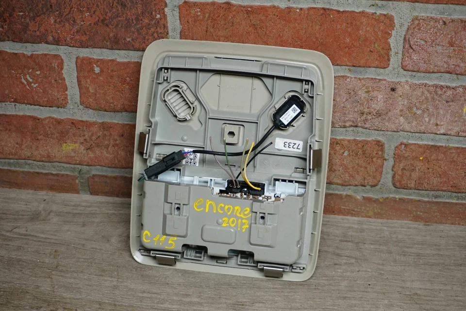 2017-2020 BUICK ENCORE FRONT UPPER ROOF OVERHEAD DOME READING LAMP LIGHT OEM - Image 3 of 4