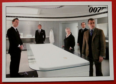 JAMES BOND Quantum of Solace - Card #013 - The Trail Becomes Warm Again