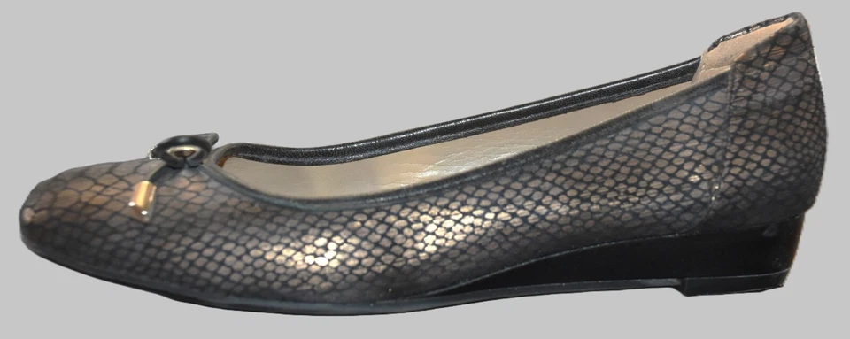 Naturalizer DOVE Black/Bronze Slip on Wedge Loafer Flat Comfort Shoe Bow Sz 6.5M - Image 4 of 4