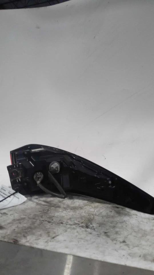 Used Right Tail Light Assembly fits: 2016 Infiniti QX60 quarter panel mounted Ri Foto 2 de 4