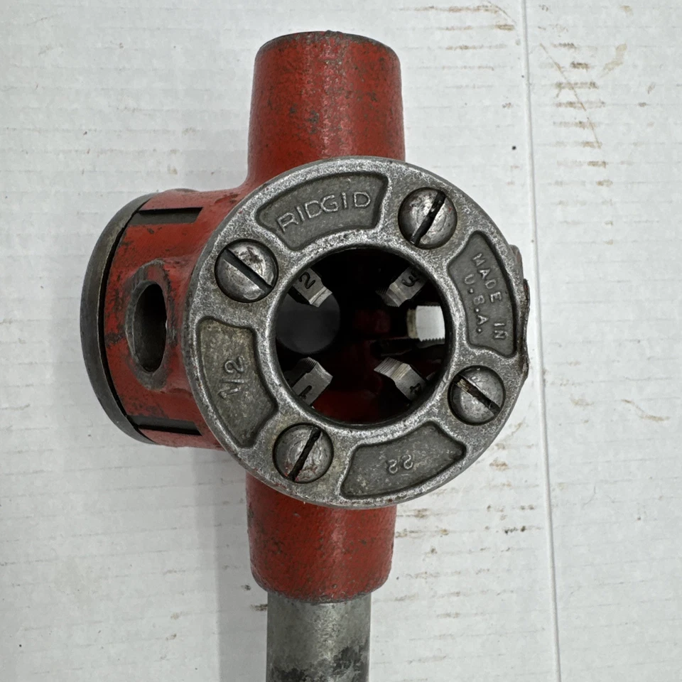 Ridgid 31-A Three Way Pipe Thread Cutter Die Head 12/" 3/4" & 1" With Handles - Image 3 of 4