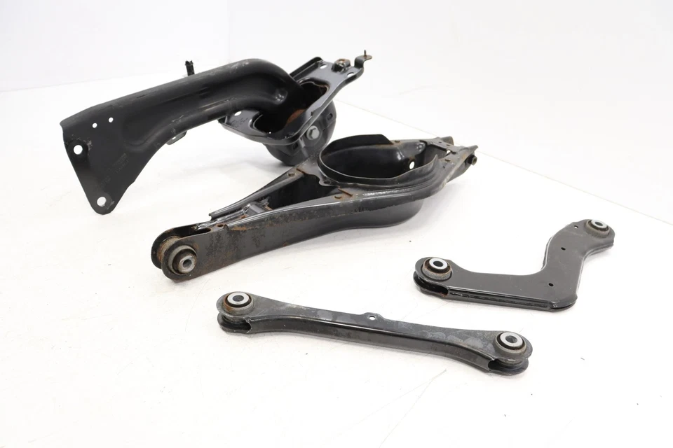 2019–2025 VOLVO XC40 КОМПЛЕКТ ИЗ 4 ОРИГИНАЛЬНЫХ РЫЧАГОВ УПРАВЛЕНИЯ ЗАДНЕЙ ЛЕВОЙ ПОДВЕСКОЙ 32221199 - Изображение 2 из 4