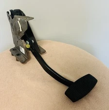 FC44-2450-AC FORD F750SD F650 (SUPER DUTY) FOOT BRAKE PEDAL ASSEMBLY