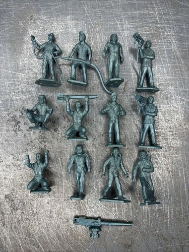 Vintage Marx Lot of 12 Air Force Cape Canaveral 2” Plastic Figures 1960s