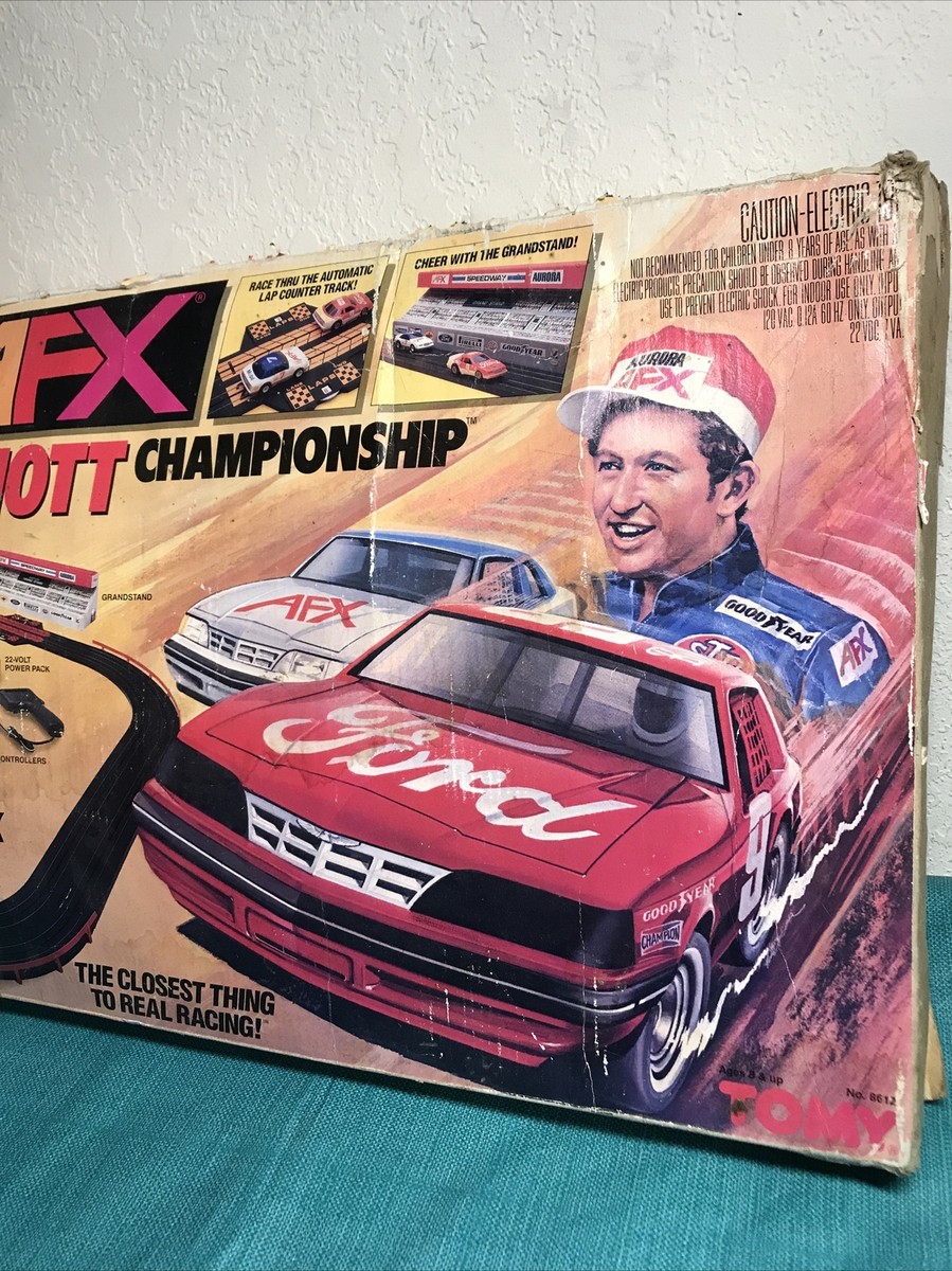 TOMY AURORA AFX BILL ELLIOTT CHAMPIONSHIP SLOT CAR SET (NO