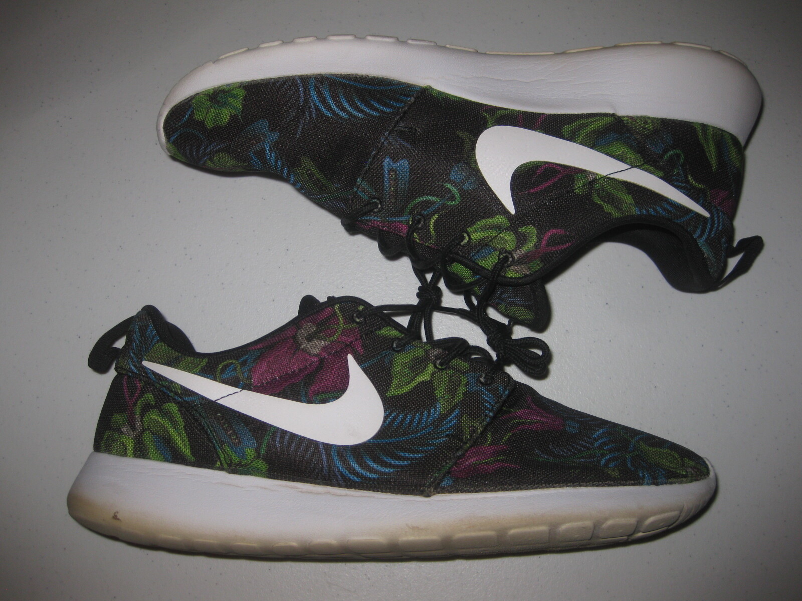 travesura Repegar enviar Nike Roshe Run Men's Size 11 Floral Print Running Shoes Sneakers 655206-510  | eBay