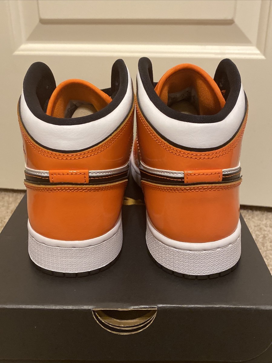 あゆみページ Nike Air Jordan 1 Mid SE GS Turf Orange Black White BQ6931