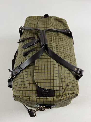 FILSON OIL FINISH TIN CLOTH DUFFLE FLYWAY GREEN MEDIUM SIZE NWT - Picture 12 of 24
