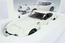 AUTOart 1/18 Toyota 2000GT Coupe White Millennium Diecast Model Car Used