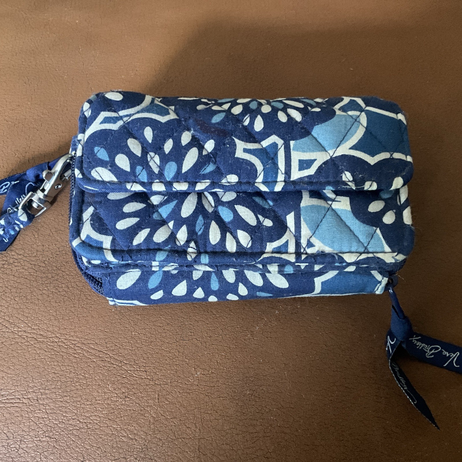 Vera Bradley Pedal Splash All In One Wristlet Wallet Blue Floral