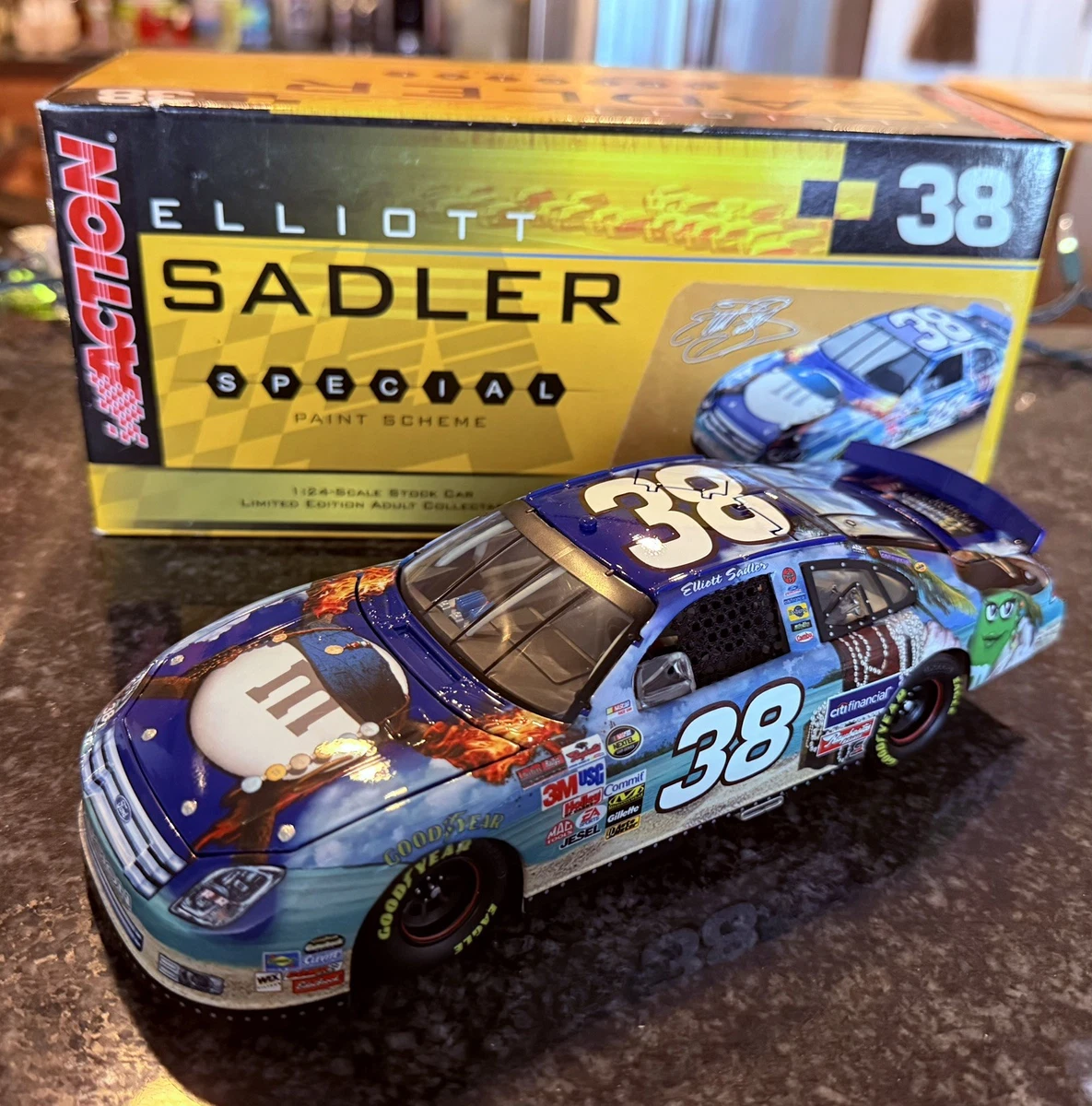 Elliott Sadler Diecast NASCAR 1:24 for sale | eBay