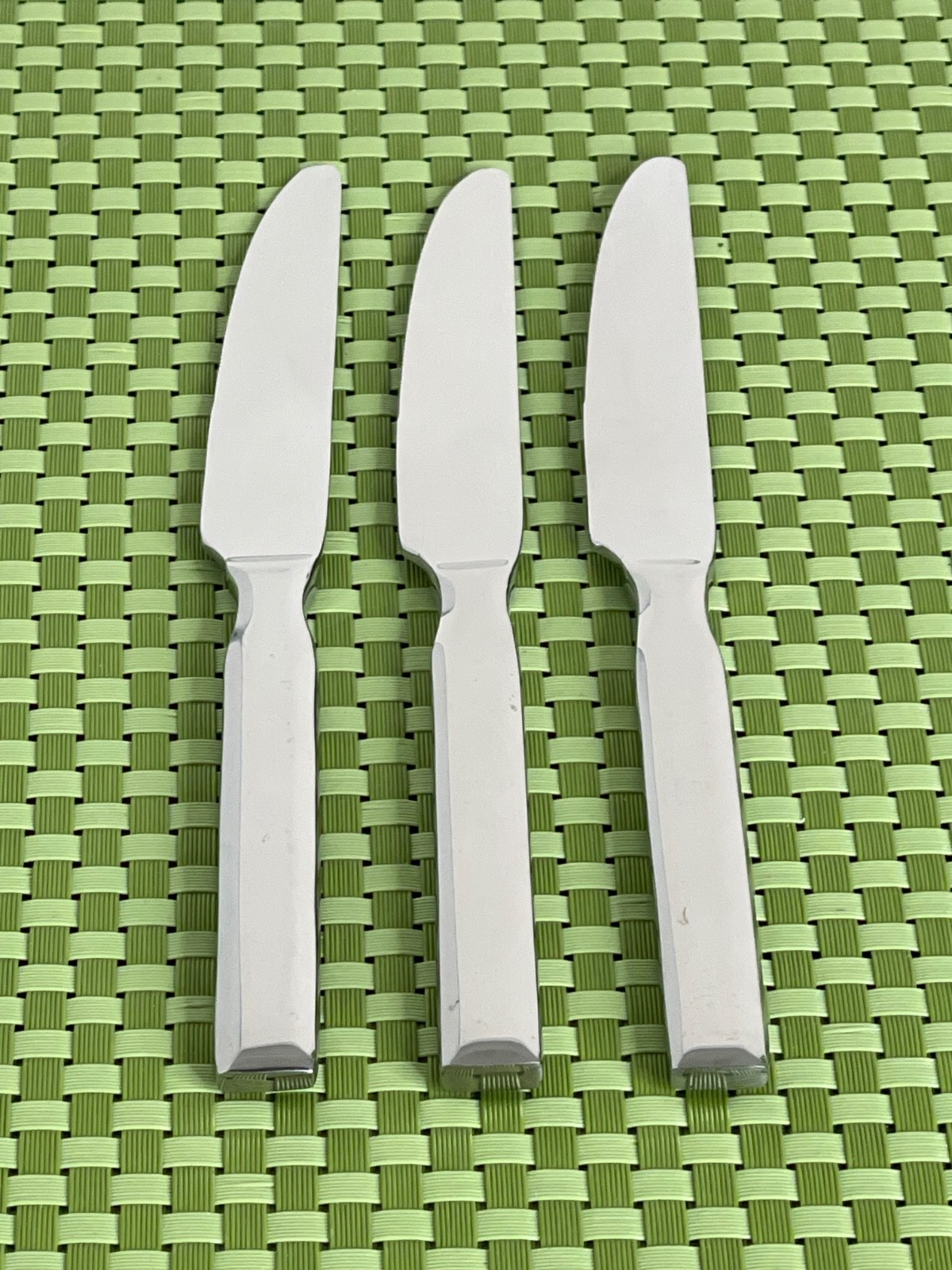 Cambridge SUTTAN Stainless 3 Dinner Knives 18/8 Glossy Plain Flatware - 8 7/8"