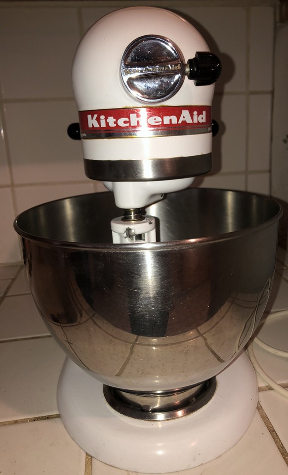 KitchenAid KSM90 300W Ultra Power Stand Tilt Head Mixer W/bowl, 1