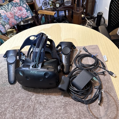 HTC VIVE VR VIRTUAL REALITY HEADSET WITH LINKBOX & CONTROLLERS
