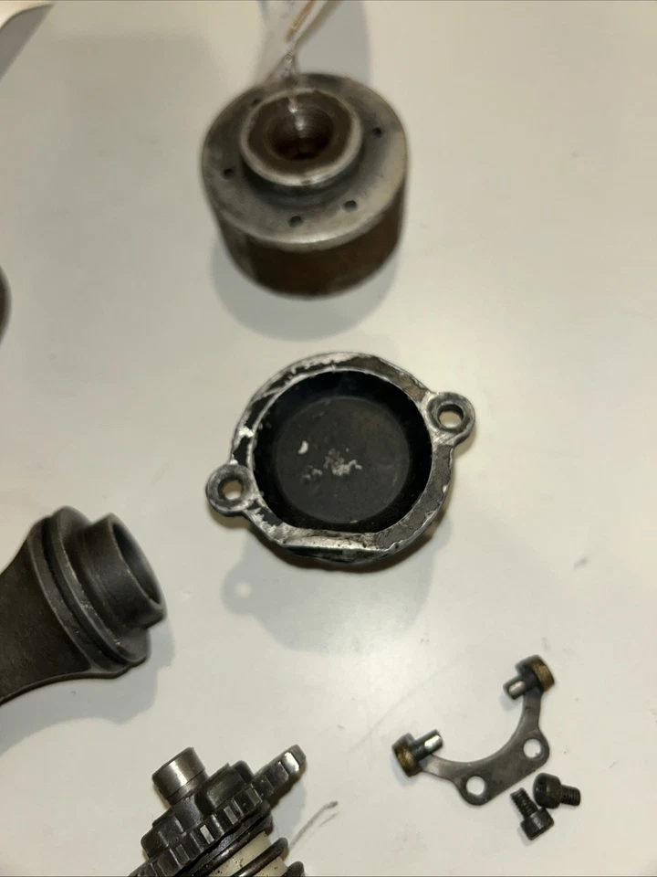 Yamaha YZ250 1982 OEM cilindro válvula de escape de potencia y piezas 2 volantes de inercia Foto 3 de 4