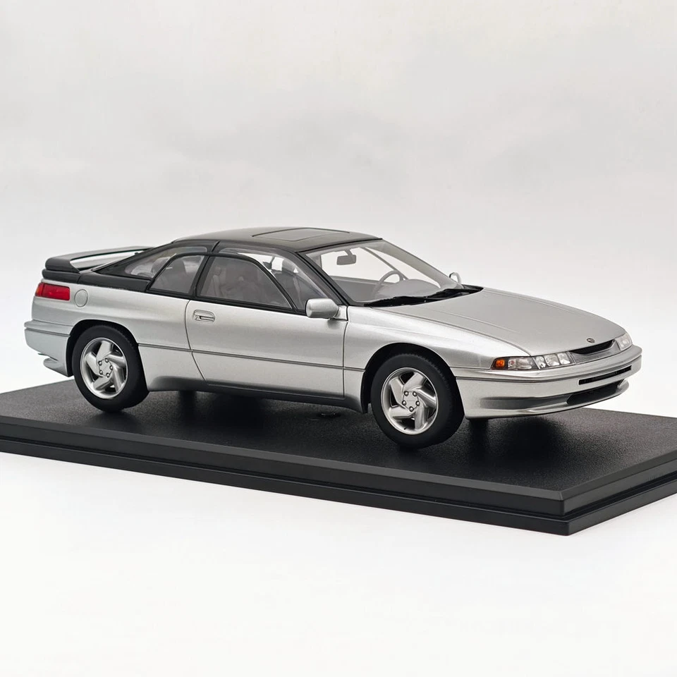 Coche modelo de resina Subaru Alcyone SVX plateado ADN000236 1/18 ADN coleccionables Foto 2 de 4