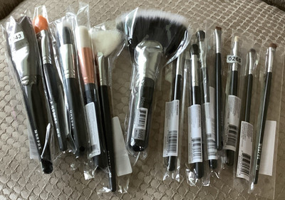 Morphe Makeup Brush Set Fan Angled Flat Round Black Silver Assorted Brushes