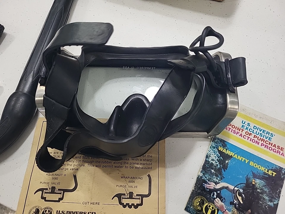 Vintage 1976 U.S. Divers Aqua-Lung Mask Box Papers Jacques Cousteau Nemrod Lot - Image 3 of 4