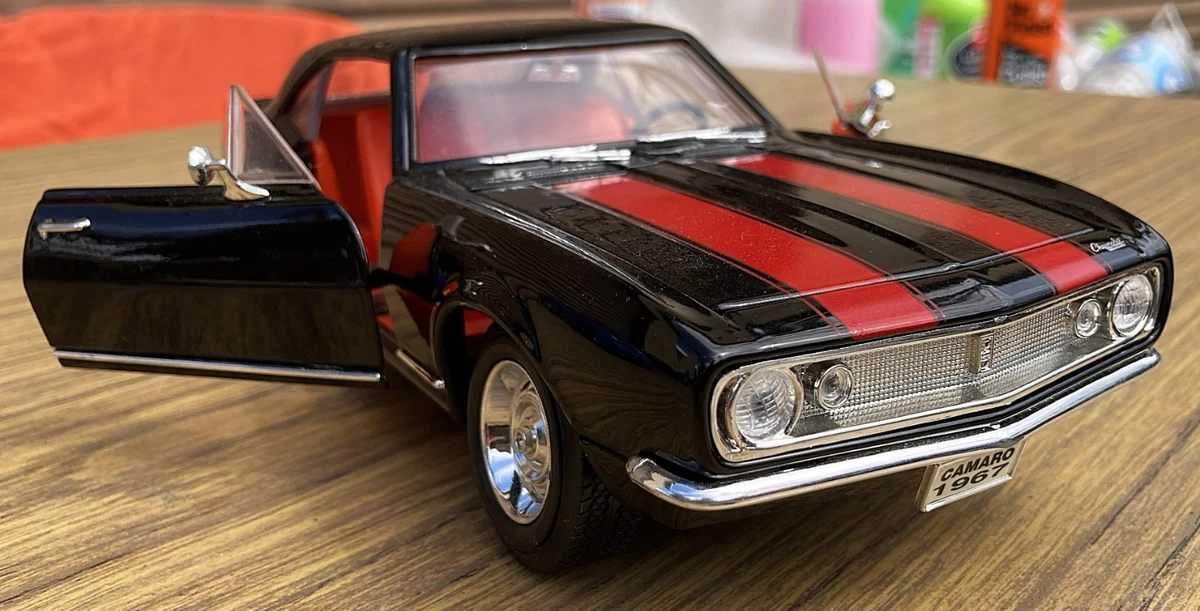 Road Legends Chevrolet Camaro Contemporary Manufacture Diecast
