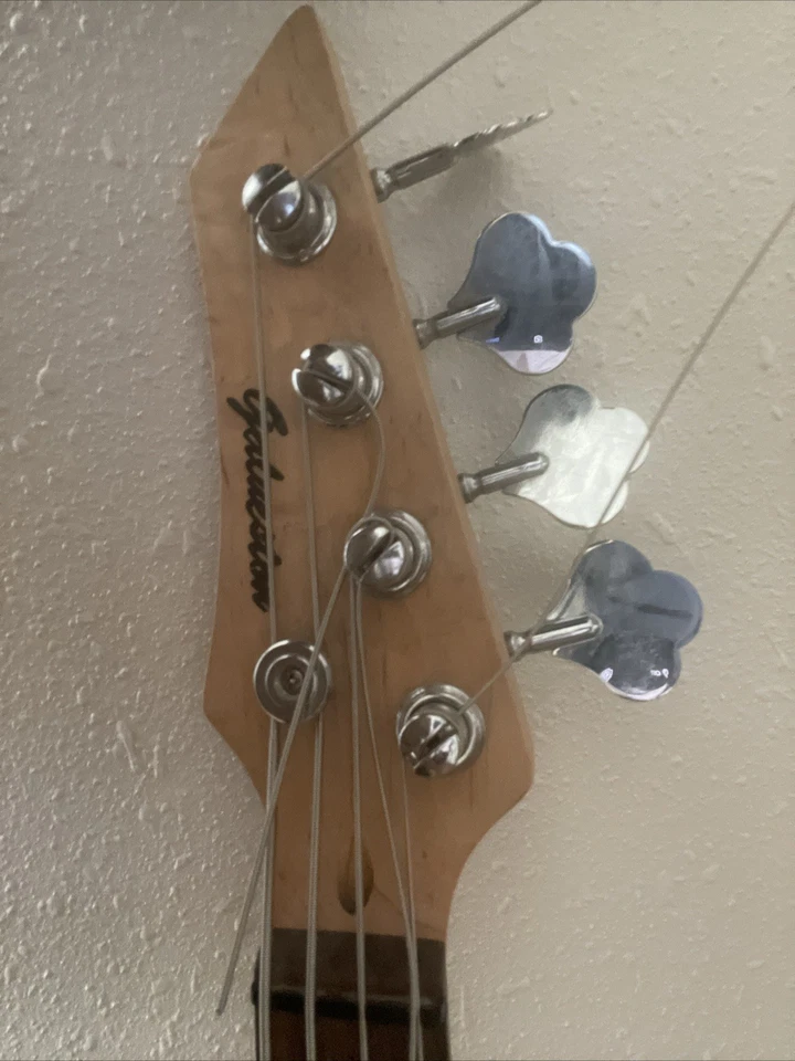 Bajo eléctrico Galveston de 4 cuerdas - Estilo de precisión - Blanco y negro Foto 3 de 3