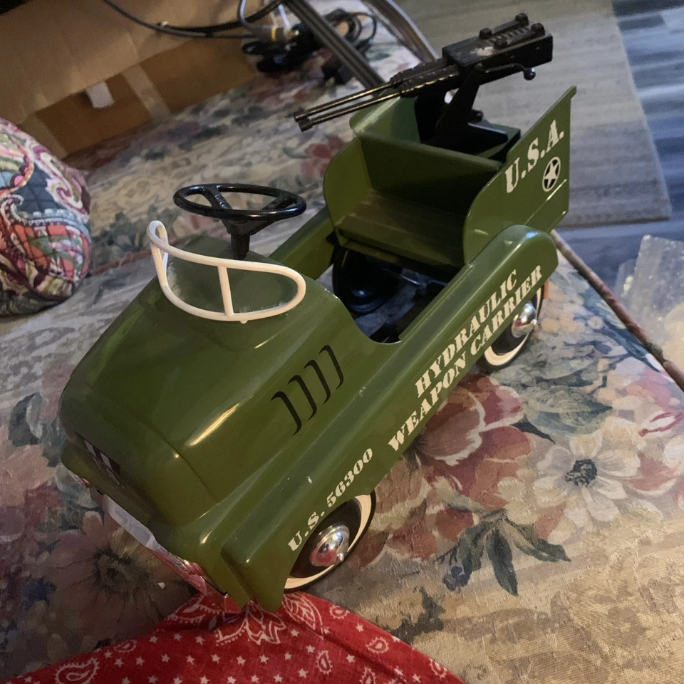 Xonex Die Cast 1:3 Scale Hydraulic Weapon Carrier Pedal Car Collectible - Image 4 of 4