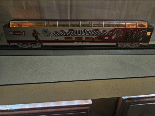 Hawthorne Village Tampa Bay Buccaneers 2003 Super Bowl HO Scale Train Set - Picture 9 of 21