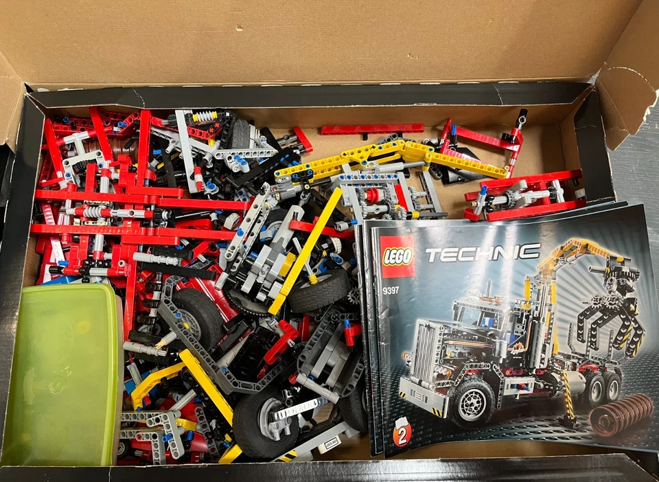 LEGO Technic  9397 Le Camion Forestier - Photo 2/3