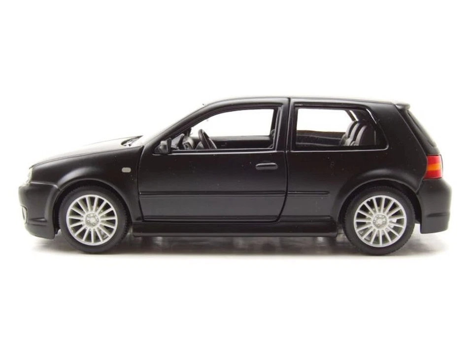 VW Golf 4 R32 matt schwarz Modellauto 1:24 Maisto - Bild 3 von 4