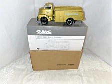 TEXACO First Gear Equilon El Dorado Refinery Plant 1952 GMC Tanker Truck 19-2336