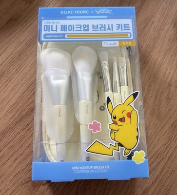 Fillimilli x Pokemon Pikachu Mini Makeup Brush Set 5-Piece Travel Pouch Korea