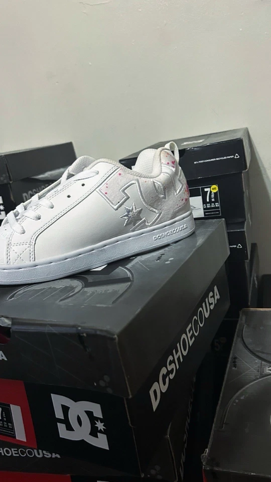 Dc white and multicolor Women’s shoes sizes 7 & 9 - Image 3 of 4