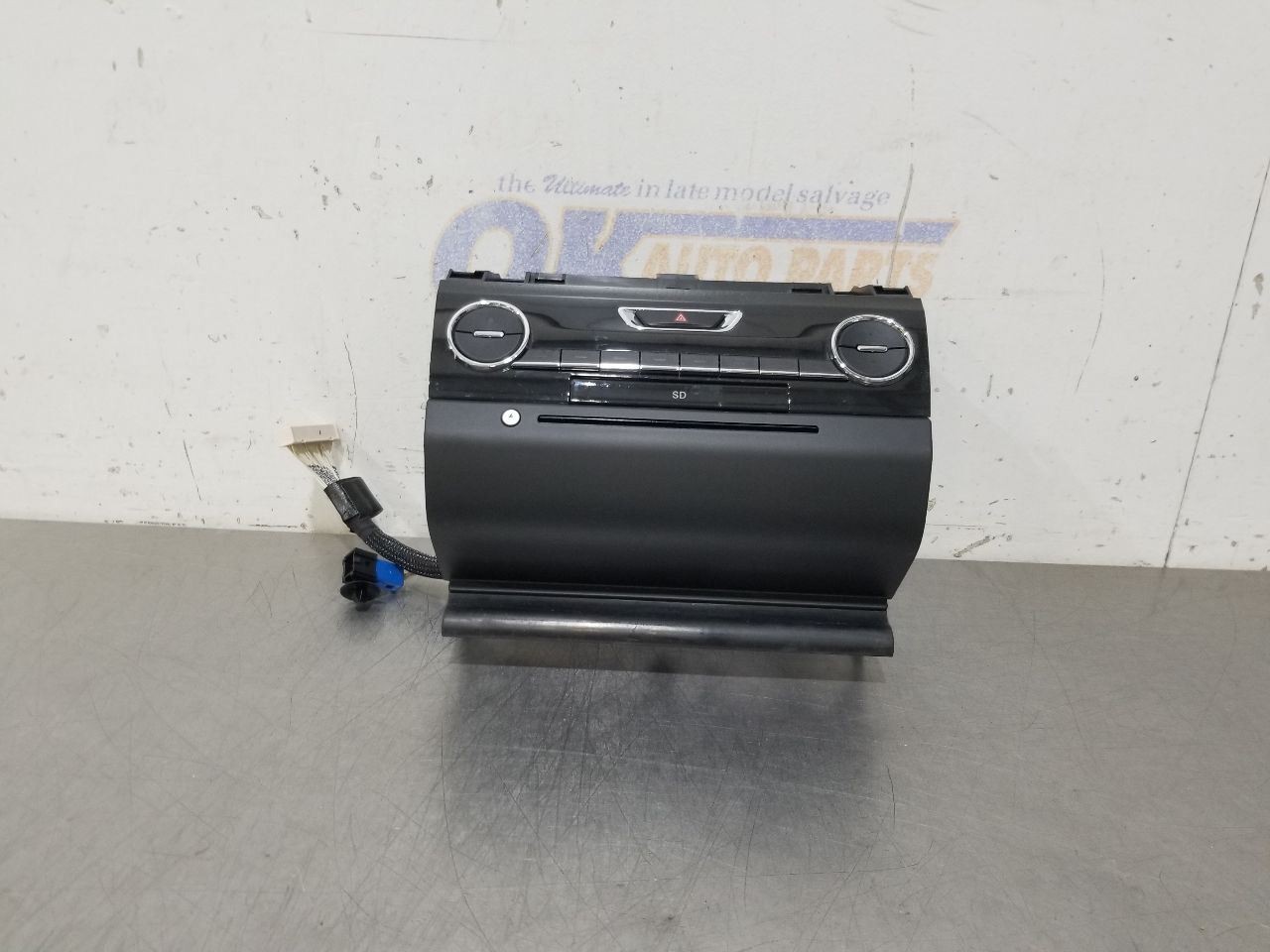 Maserati Ghibli 2014-2014 Climate control panel P/N 6700190640