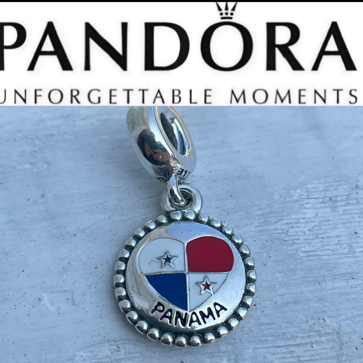 Art Attack Panamanian Flag Keychain - Republic Of Panama National Soccer Team Fan Accessory, Silver Charm Pendant