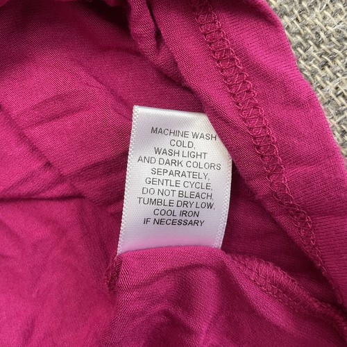 Leo & Nicole Blouse Women’s Size PS Petite Small Sleeveless Magenta - Picture 6 of 8